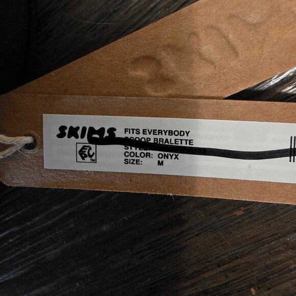 Skims Fits Everybody Scoop Neck Bralette Black NWT Med Deodorant Marks - Picture 11 of 16